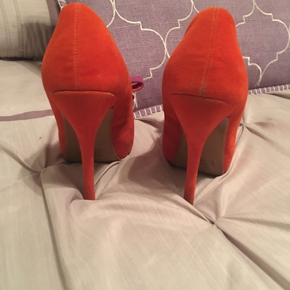 Heels - Picture 3 of 4